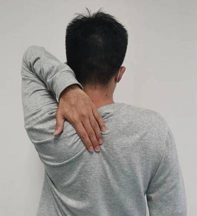 中医新语|中医新语丨一个简单动作，帮你缓解颈部不适