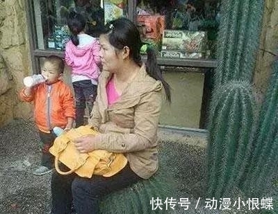 |搞笑图片:大姐,你的腚是硅胶做的吗?