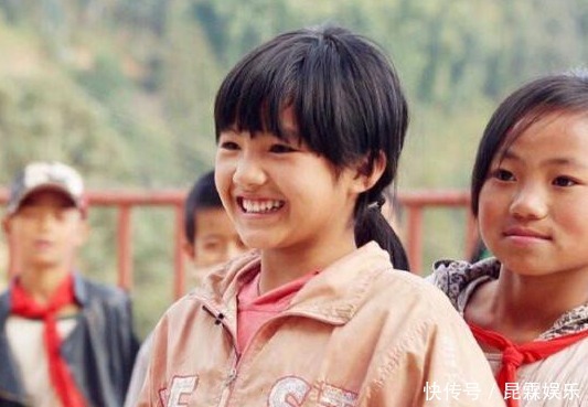 接走|变形记最幸运的女孩一到放假哥哥就来接走她,今被宠成了小公主