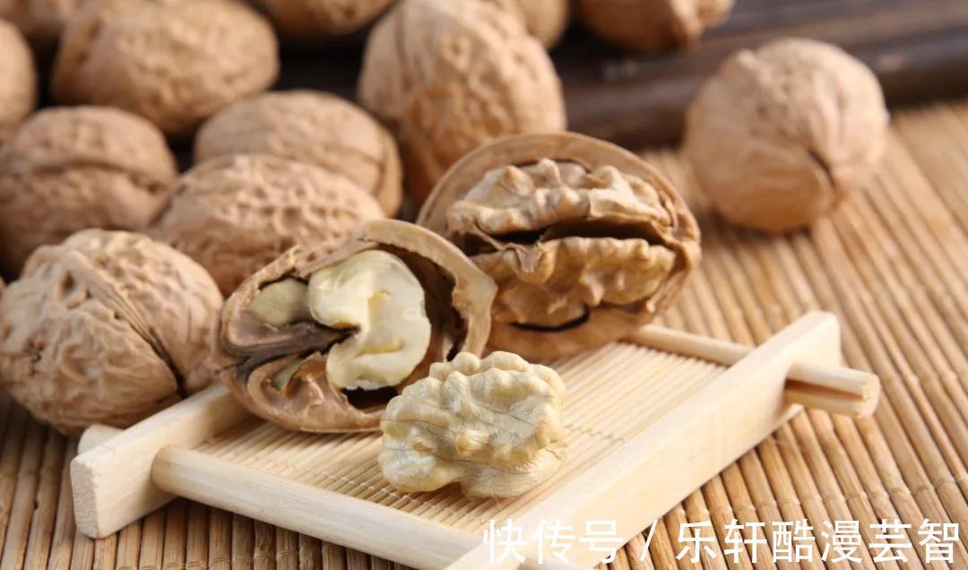 睡眠质量|睡眠是最好的补药!睡不着的人,平时多吃三种东西,失眠不会来!