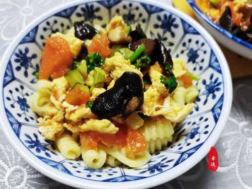 面条|陕西风味小吃叫麻食，我用它当面条来食用，口感筋道有嚼头