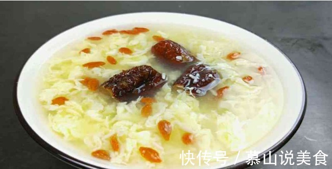秋天一定要多喝这碗汤,美容养颜,好喝不发胖,爱美人的美容佳品