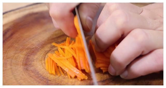 不爱吃蔬菜的宝宝都吃上瘾了!一口吃进10种营养,一锅都不够吃