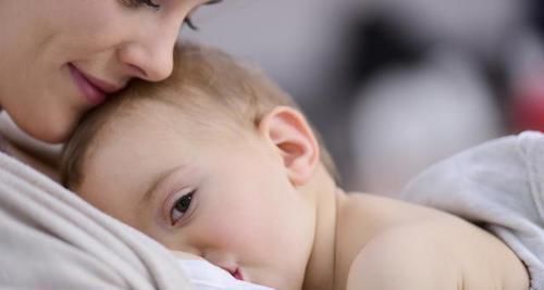 母乳喂养|从小喝“母乳”和不喝“母乳”的孩子，长大后有啥差别差距明显