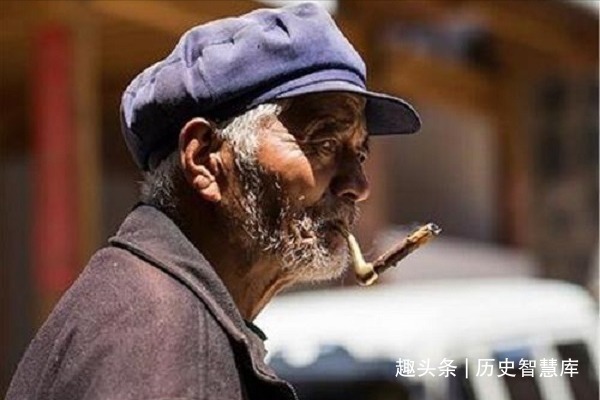 养母!中国长寿之王龚来发终身未娶活到133岁,只有一个爱好却不太好