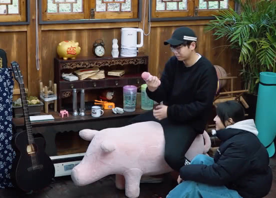 《向往的生活》存在感最低的女星,何炅多次圓場,嘉賓把她當(dāng)空氣