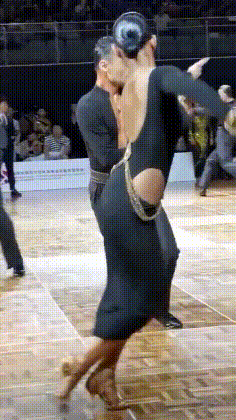 |搞笑GIF:就是这种舞蹈,让我营养越来越跟不上