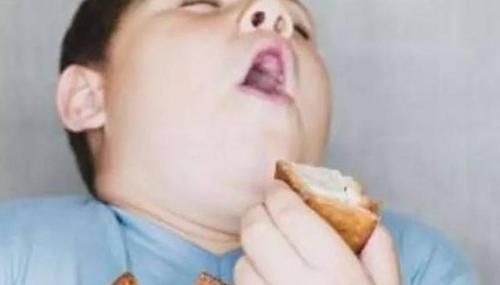 吸入物|3个月婴儿突发肺气肿送急救,医生查出原因后连摇头无知坑娃