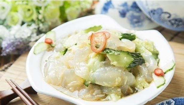 小知识|有3种隔夜菜最好不要吃，宁可浪费也要扔掉，不妨检查自己冰箱