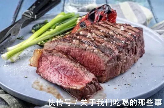 吃西餐|吃牛排时,上餐前的柠檬水,别直接喝掉,了解这些,就不会闹笑话