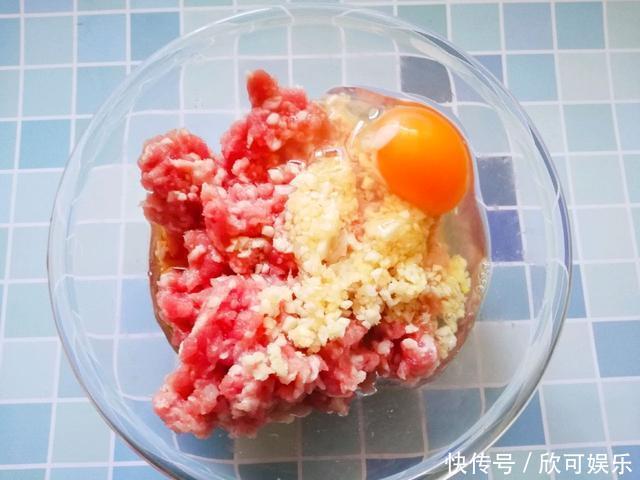 糯米还能怎样吃做成丸子软糯美味,晶莹剔透,制作简单易上手