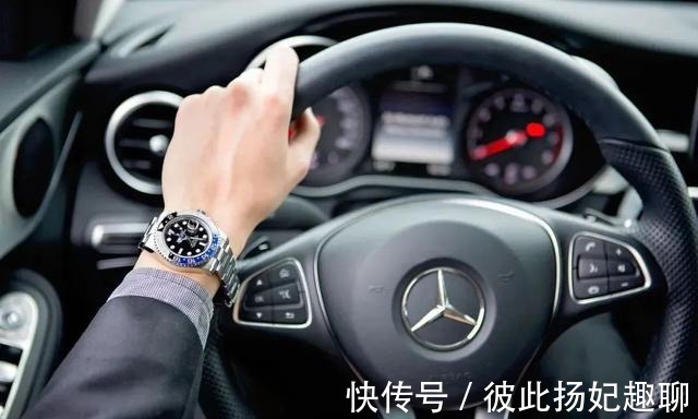 劳斯莱斯|C罗降薪回曼联，依然劳斯莱斯配大钻表！男人开车戴表有什么讲究