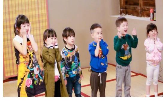 《爸爸去哪兒》三個家庭重聚，嗯哼缺席好遺憾，小泡芙長殘了？