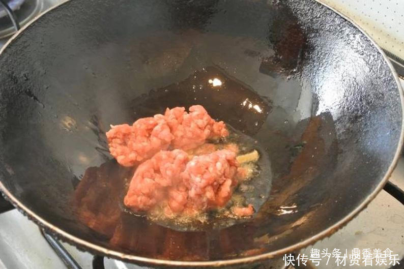 不粘锅|川菜厨师教你做道家常菜,不坨不粘锅,鲜香味美,比吃牛肉还过瘾