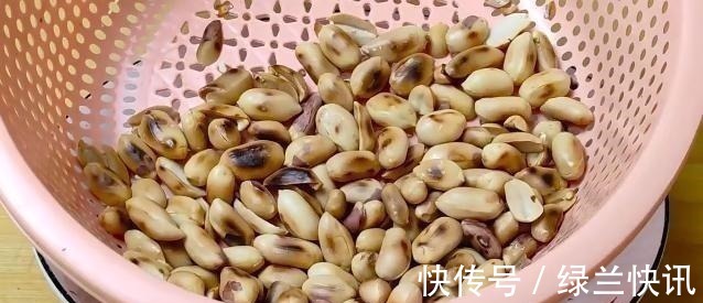 玉米面|早餐吃它,胜过喝豆浆牛奶,维生素钙极高,做一次吃半月