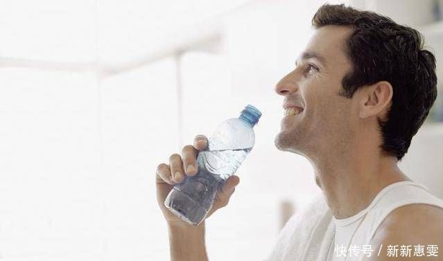 专家|每天饮用大量的水,对肾脏到底是好是坏?专家给出了准确的答案