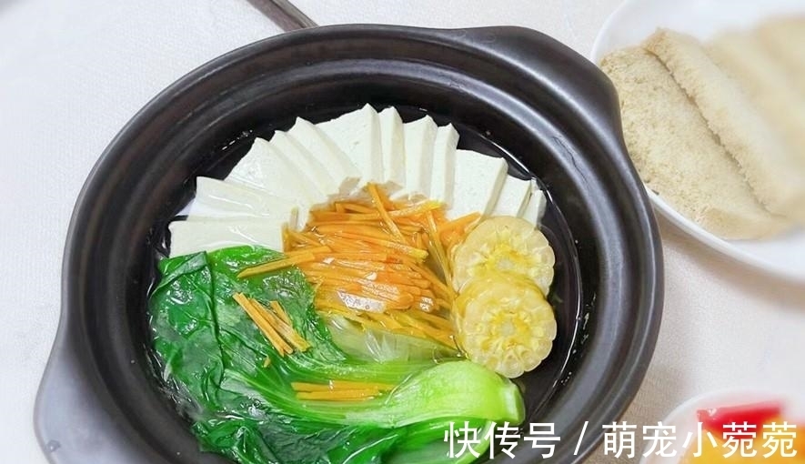 莴苣|山东母女二人的晚餐，在朋友圈火了，网友：这也太馋人了，求蹭饭