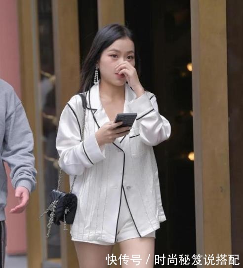 衬衫 美女“睡衣式”衬衫上街,搭配白色短裤,显瘦又时尚!