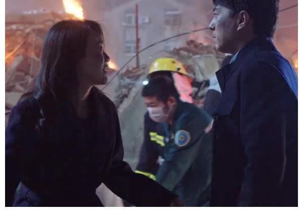 《突围》齐本安比石红杏强在哪?一场事故看出能力差别,高下立判