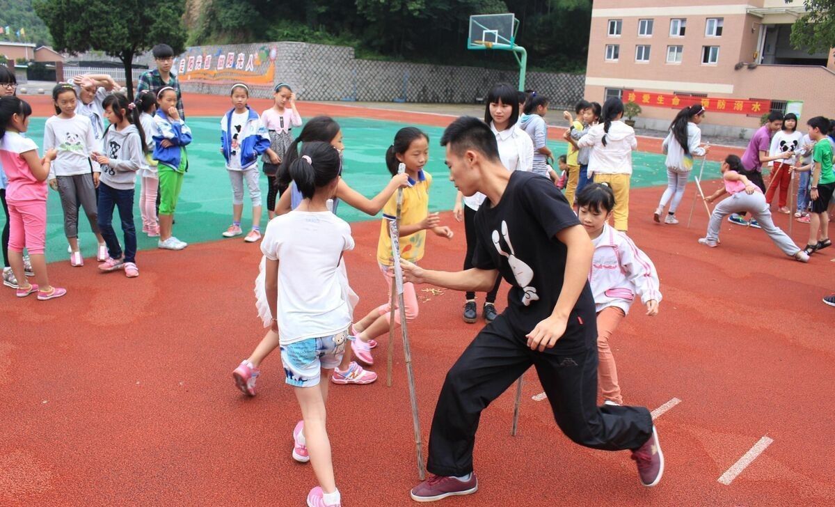 些电子产品|毁掉孩子眼睛的三大幕后黑手，不是手机和电脑