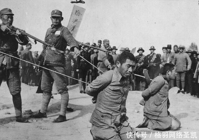 老照片|抗日战争胜利后处决汉奸现场老照片,背叛民族残害同胞,该杀!
