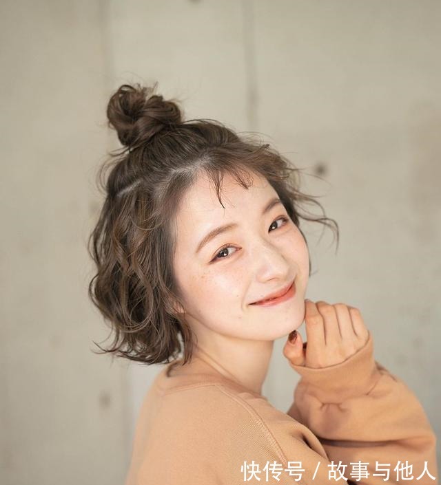 烫发 新时尚发型17款送给大家,越看越完美,蓬松时尚显高级!