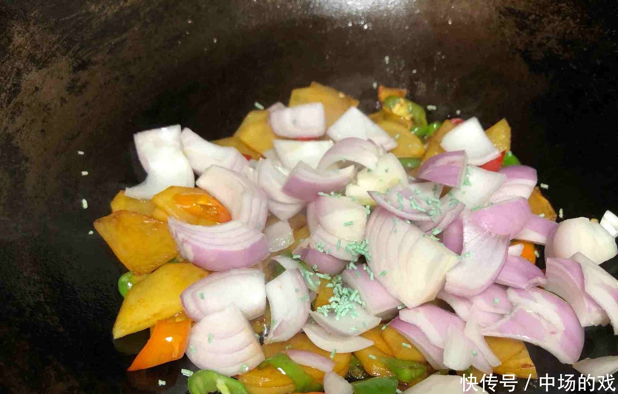  排出|土豆和它炒是“天然泻药”，排出黑臭宿便，口臭都没有了！