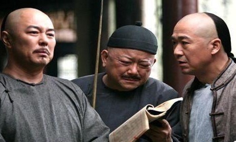 火葬场&火葬场门口一对联”进来一个人,出去一个盒“,下联还怪渗人