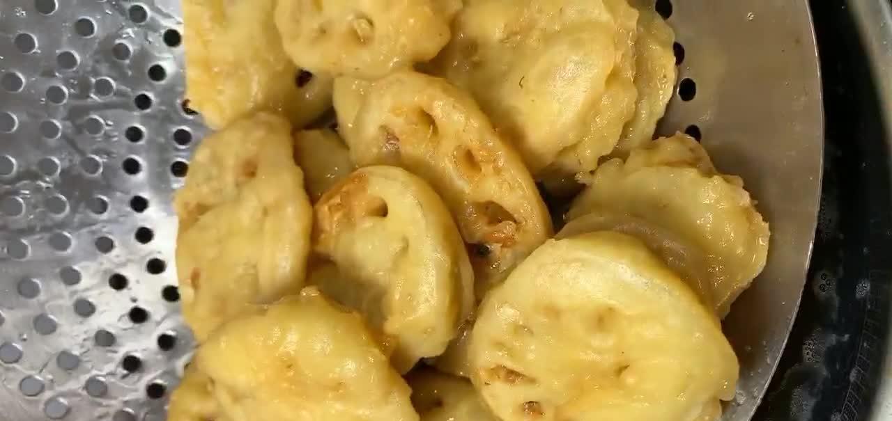 炸藕盒,面糊怎么调是重点,外脆里香,好吃停不下来