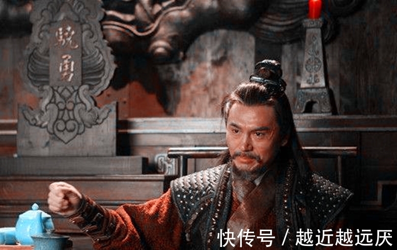 飞蝗石#能和卢俊义单挑的高手共有五人,两位轻松碾压他,三位有七成胜算