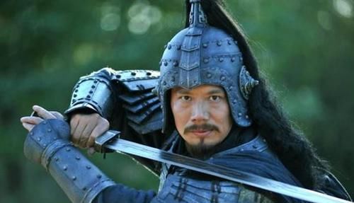 斩杀|徐晃曾恶战许褚，关羽也曾斩杀颜良文丑，两人的武艺谁高谁低