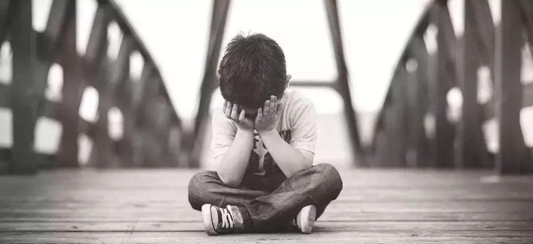 好孩子|6岁女孩逛超市,衣服鼓囊被怀疑偷东西,店员检查后忍不住落泪