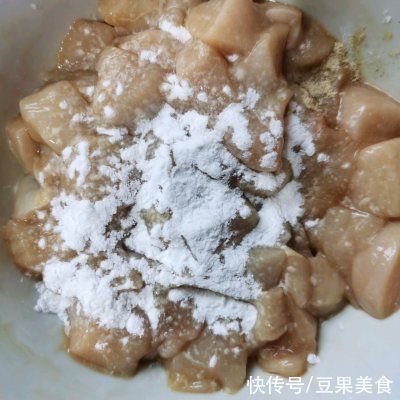 家常菜|#巨下饭的家常菜#香干火腿炒鸡丁