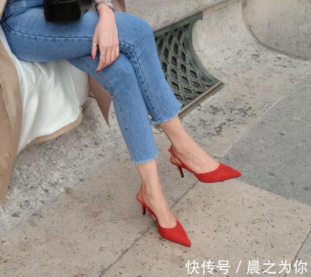 高跟鞋 尖头细跟高跟鞋,凸显修长身材,增添时尚的气息