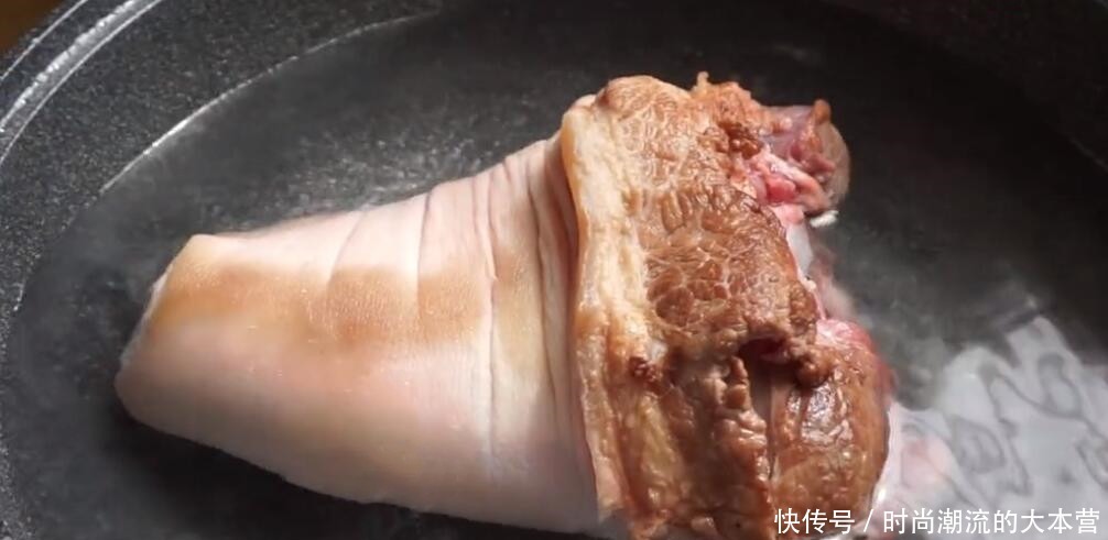 脱骨|大厨教你做红烧肘子,秘制方法超简单,肉质软糯脱骨,又香又好吃