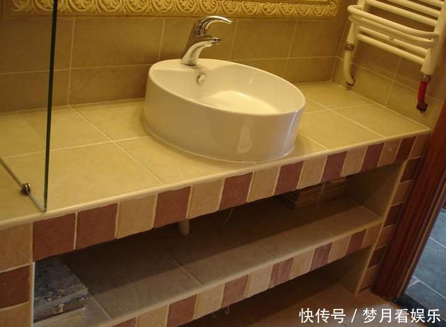 柱盆|小户型卫生间怎么设计学她家这么装修,起码能腾出5平方