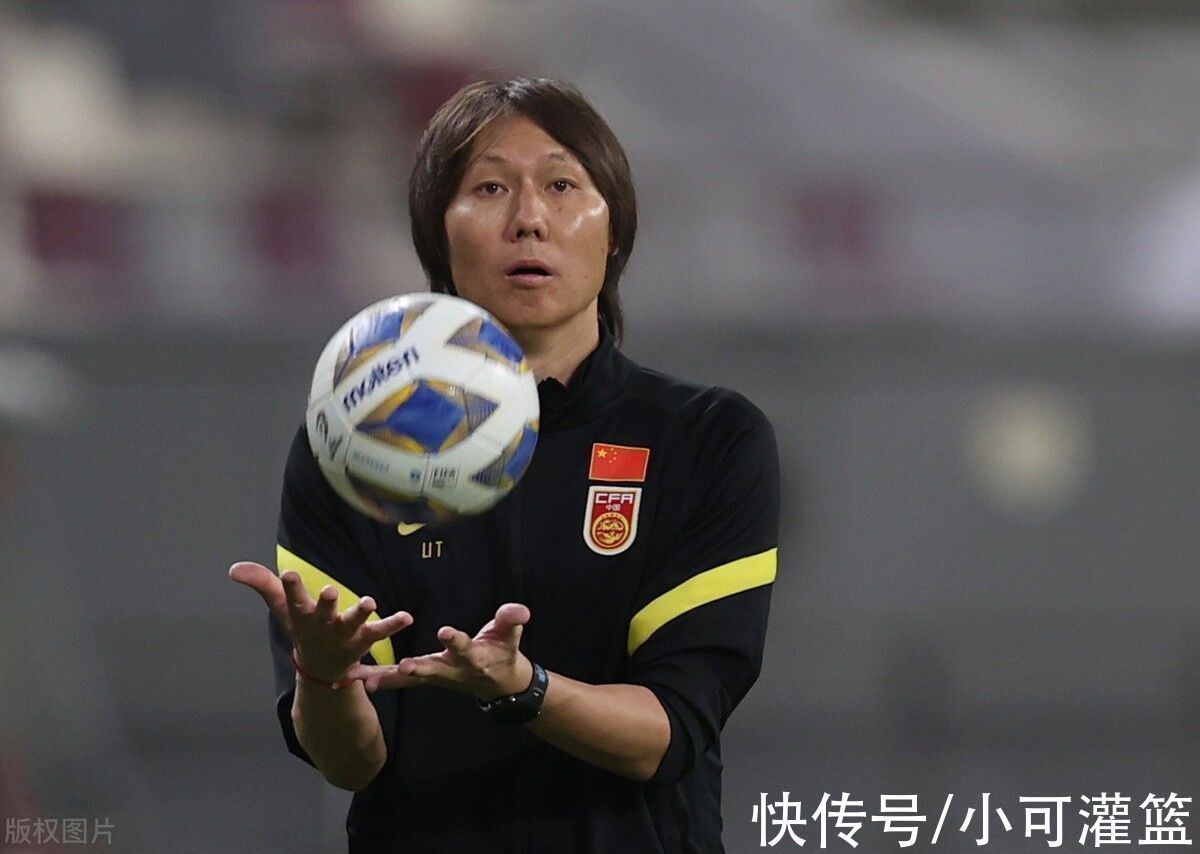 国足|国足调整定位!李铁单聊韦世豪扛抗日大旗 陈戌源肯定球员精神面貌
