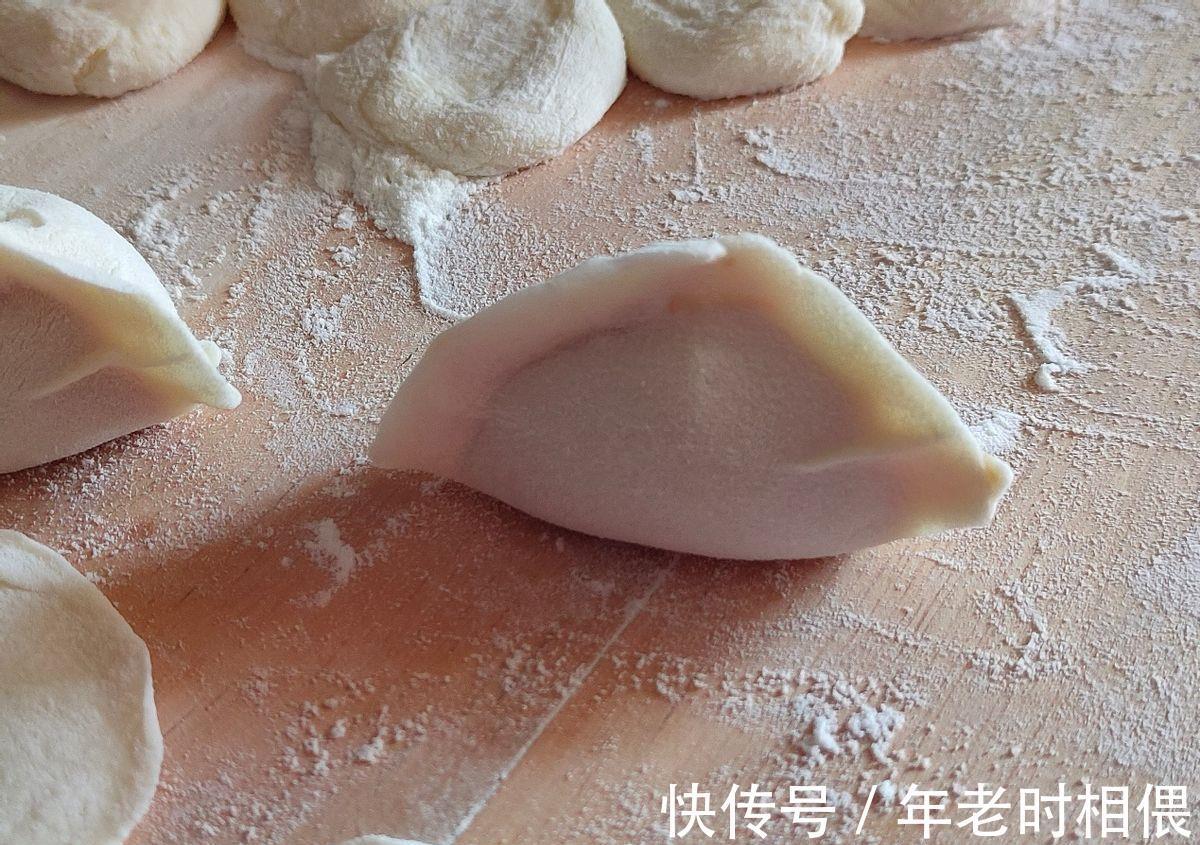 牛肉水饺|牛肉水饺好吃有窍门,教你调馅,做出来又香又嫩,咬一口直爆汁