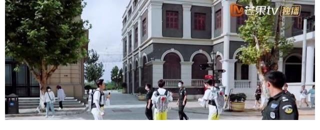 蔡国庆|吴奇隆发火片段被删:玩游戏遭保安拦截,小哥哥队被吐槽不冤枉