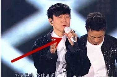 林俊杰|林俊杰連唱4首歌,誰(shuí)注意他手中的話筒打臉半數(shù)藝人