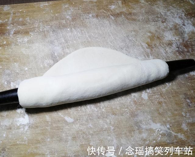 口感|家常手擀面好吃有窍门,多加一把豆面,面香浓郁,口感劲道又爽滑