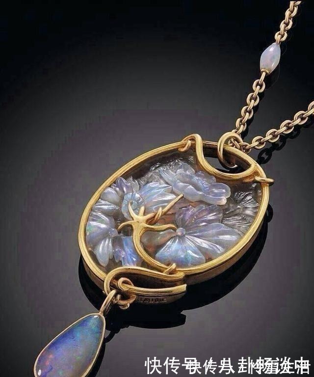 水晶 项链从来都是女人的焦点,它的价值从没消失过,有与众不同的光芒