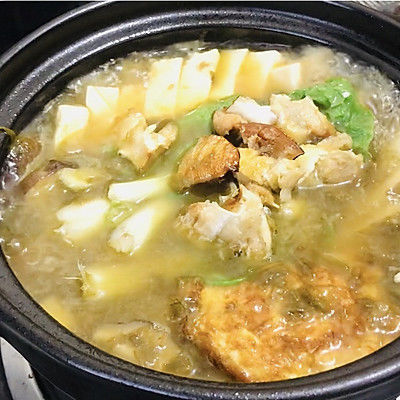 泡椒酸菜咸鱼煲