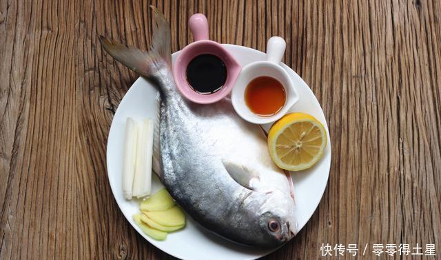 入味|下饭重口菜烤金鲳鱼,外皮微焦有弹性,鱼肉细腻入味,下酒下饭