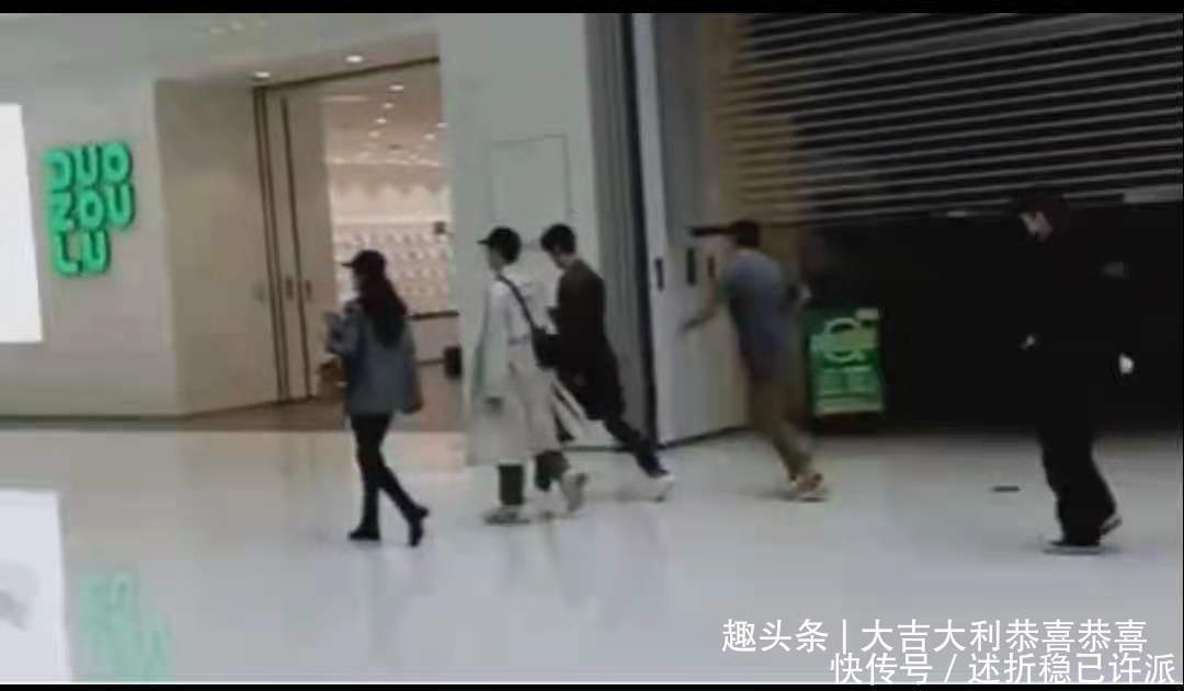 入场|《如梦之梦》内场曝光,肖战拎包登场被拍,入场时车辆也遭围拍