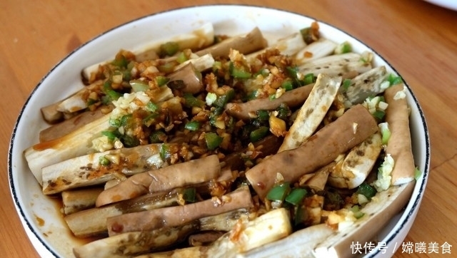 红烧鸡翅|一家四口的周末午餐,四菜一汤,有荤有素,简单易做营养好