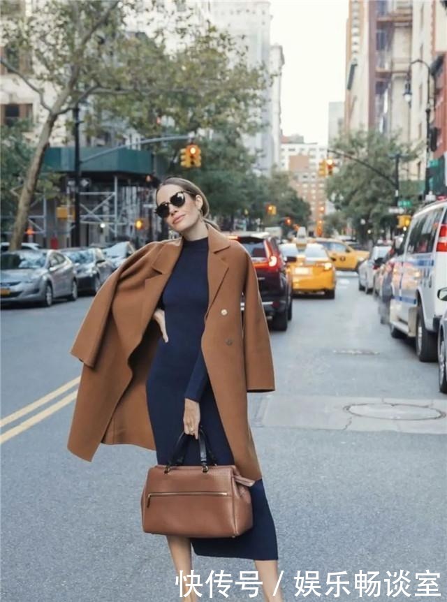 气质|同样是驼色大衣,为什么她穿上比你显白显气质?配色和内搭都重要