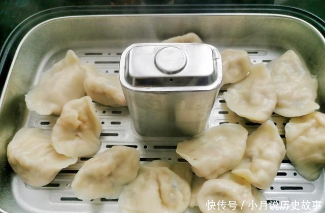 豆腐别知道炖,用来拌馅儿包饺子,比肉馅儿还受欢迎,关键是省钱