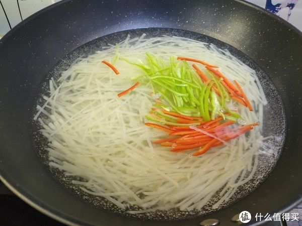 小酥肉|炒土豆丝，记住“一泡一焯两点醋”口诀，脆爽入味，怎么炒都好吃