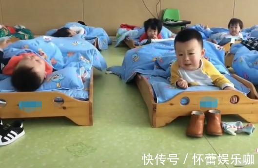 幼儿园|两位“杠精萌娃”幼儿园吵架走红,红衣萌娃:嘿呀,好气啊!